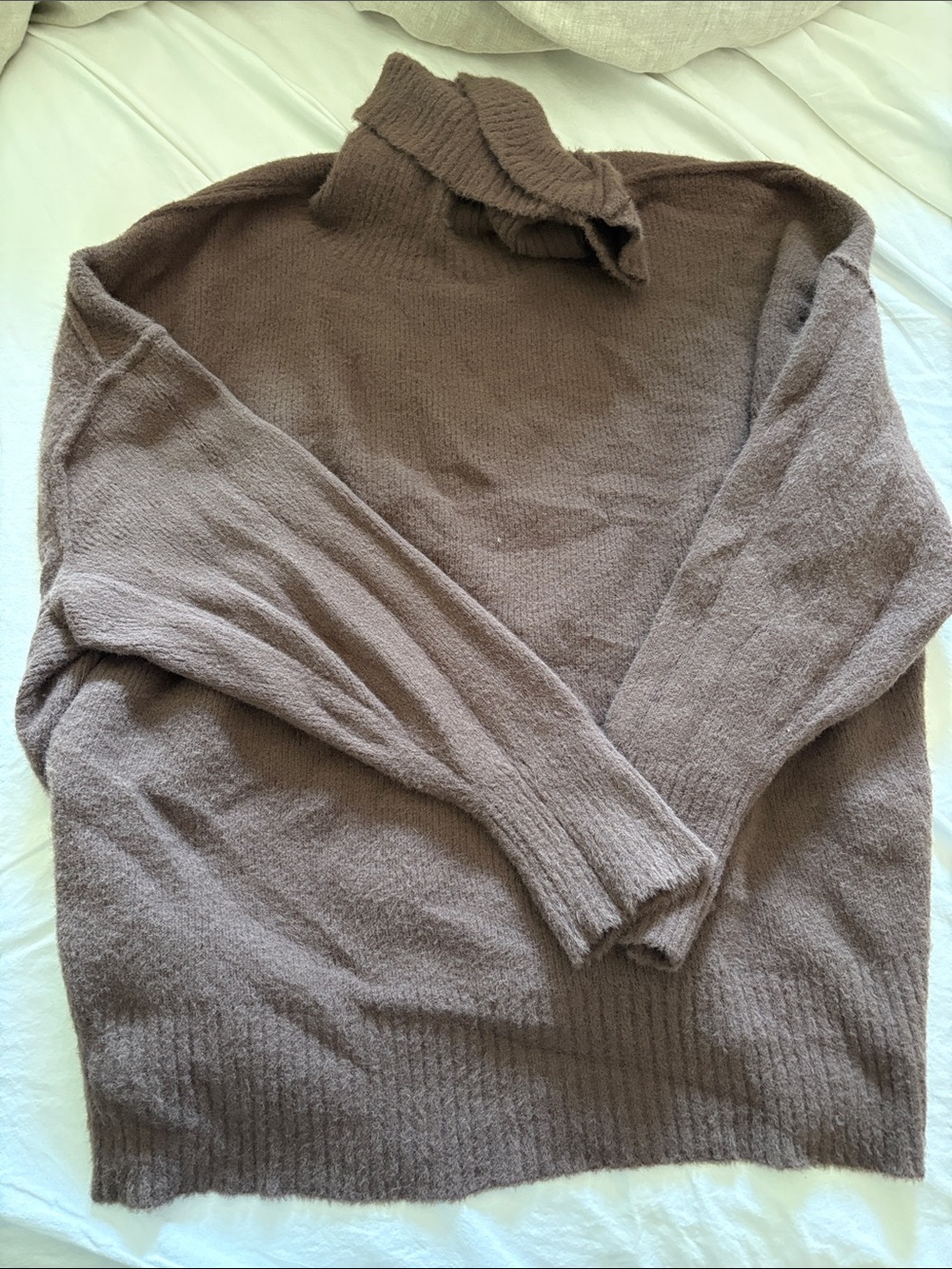 Aerie Cozy Women’s Turtleneck Oversized Sweater - Picture 2 of 3
